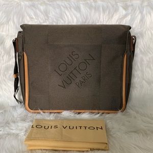 Terre Damier Geant Brown Leather Canvas Messenger